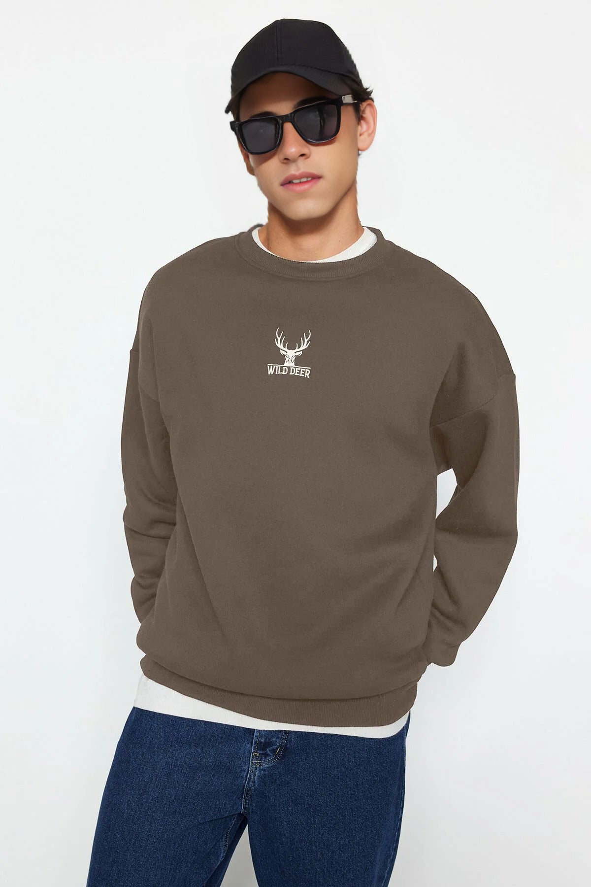 Crew Neck Animal Embroidered Sweatshirt