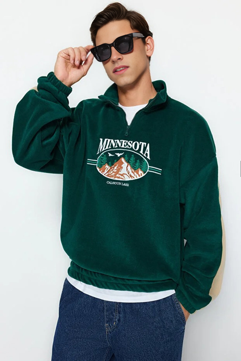 Stand Collar City Embroidery Anti-Pilling Fleece Sweatshirt