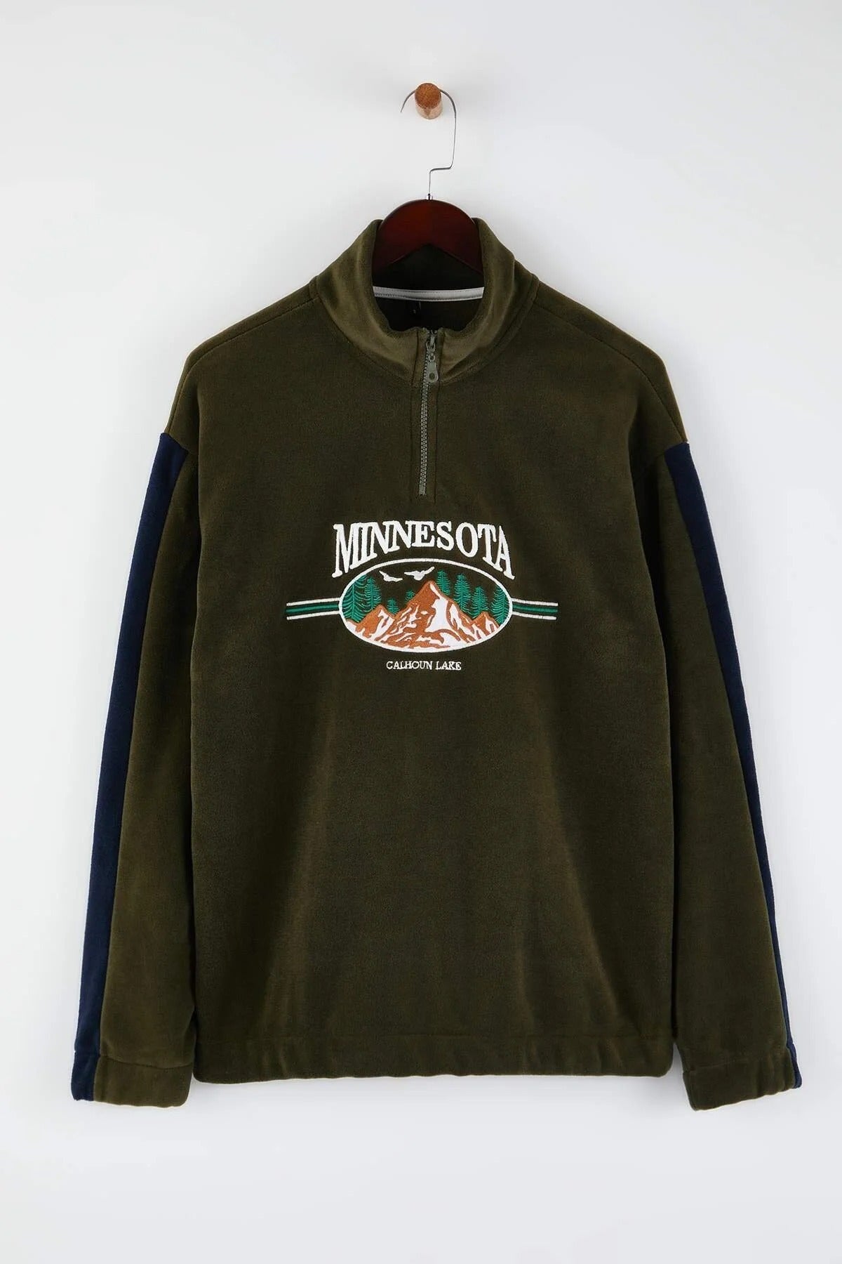 Stand Collar City Embroidery Anti-Pilling Fleece Sweatshirt