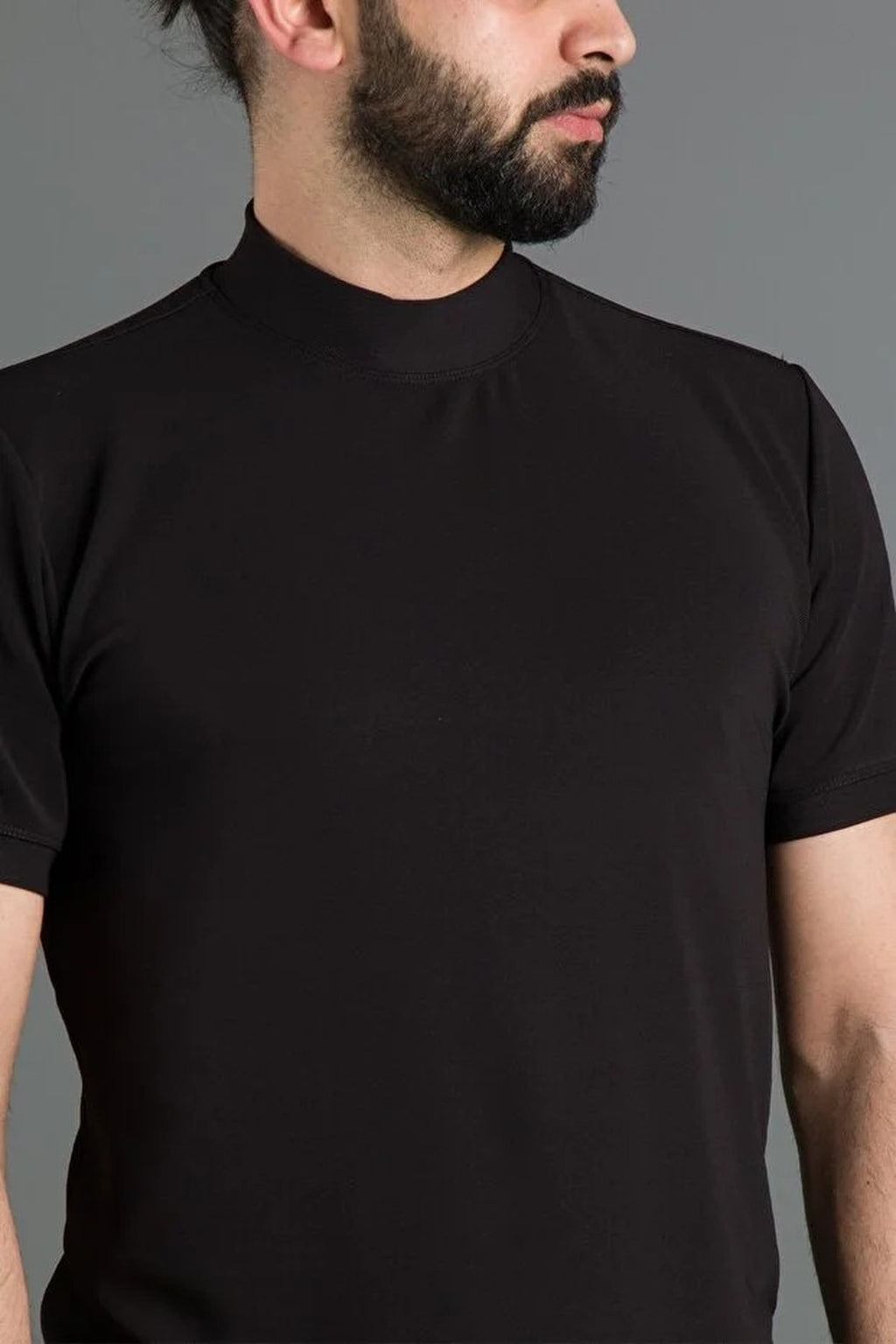 Half Turtleneck T-shirt