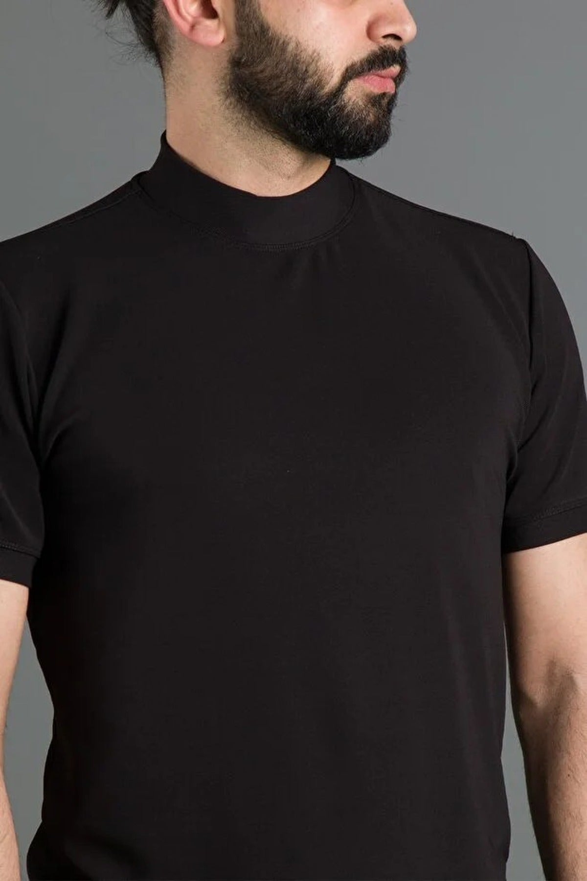Half Turtleneck T-shirt
