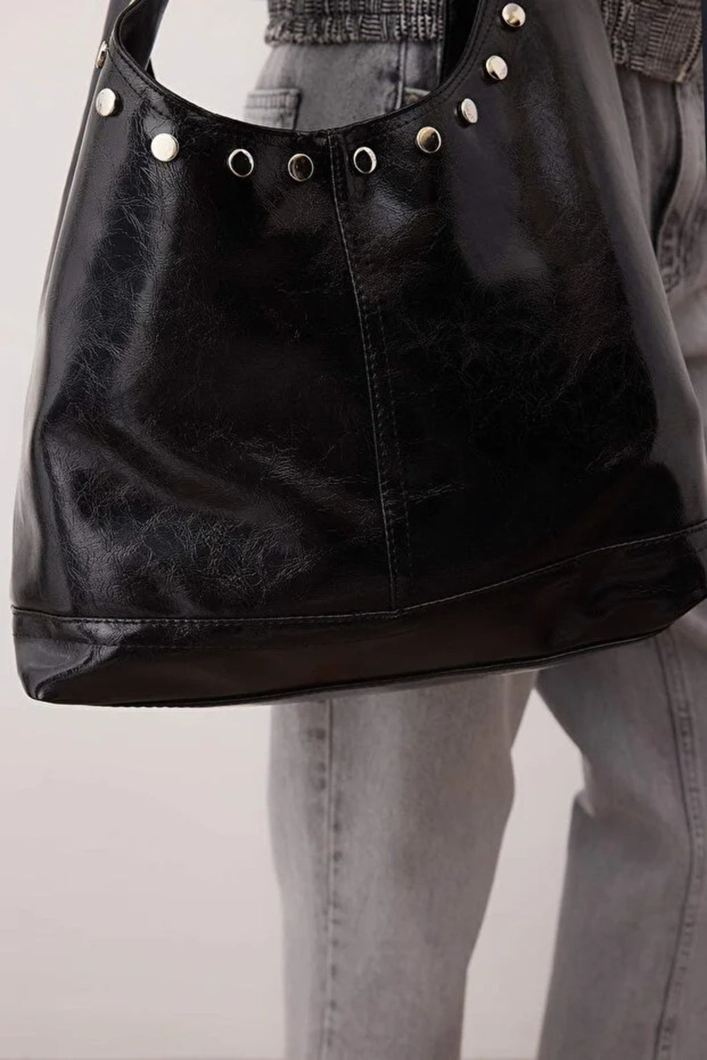 Oval Medium Shoulder Bag