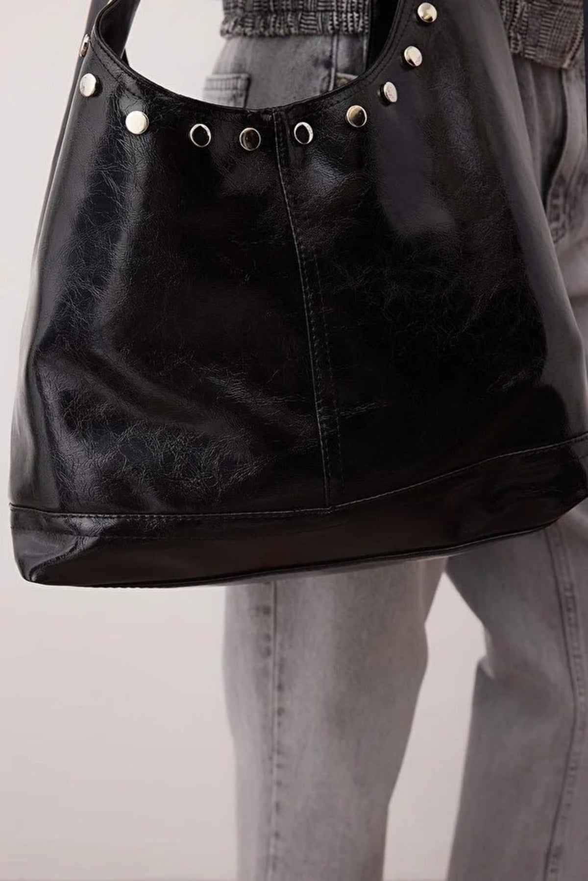 Oval Medium Shoulder Bag