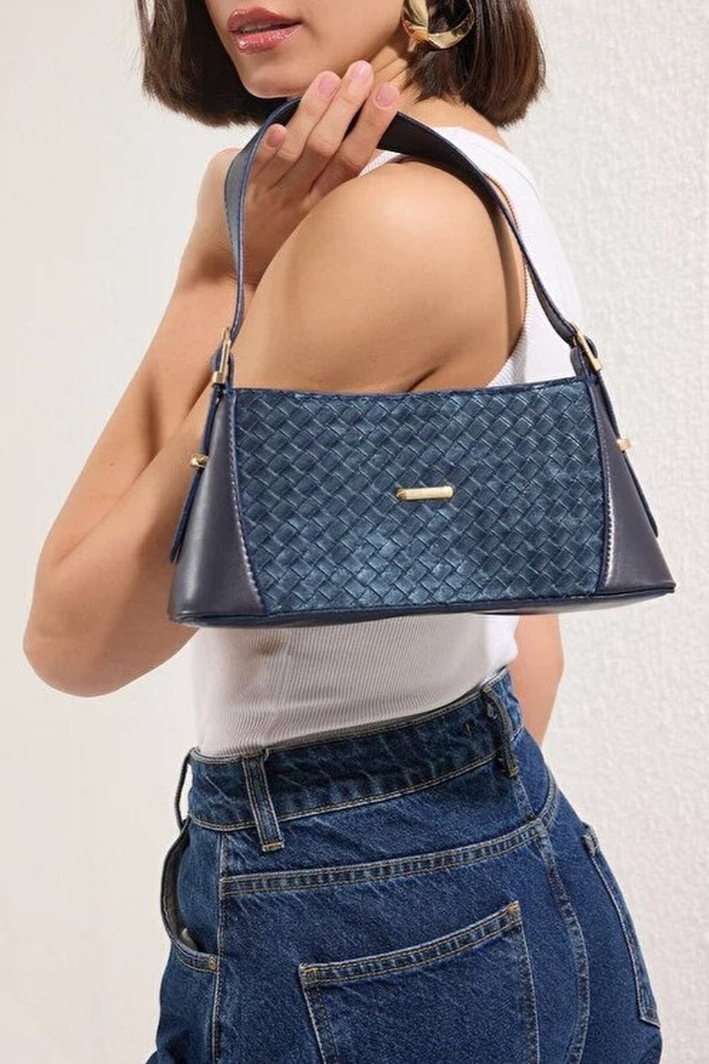 Textured Women's City Shoulder Bag