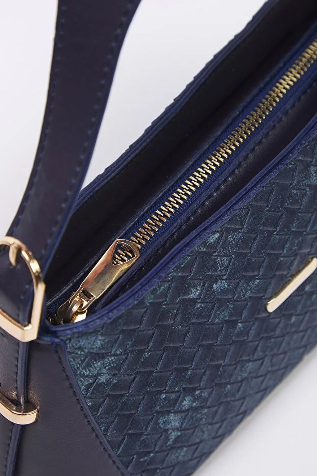 Textured Women's City Shoulder Bag
