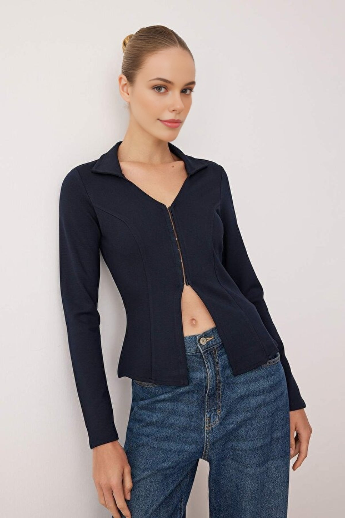 Polo Collar Hooked Fitted Knit Blouse