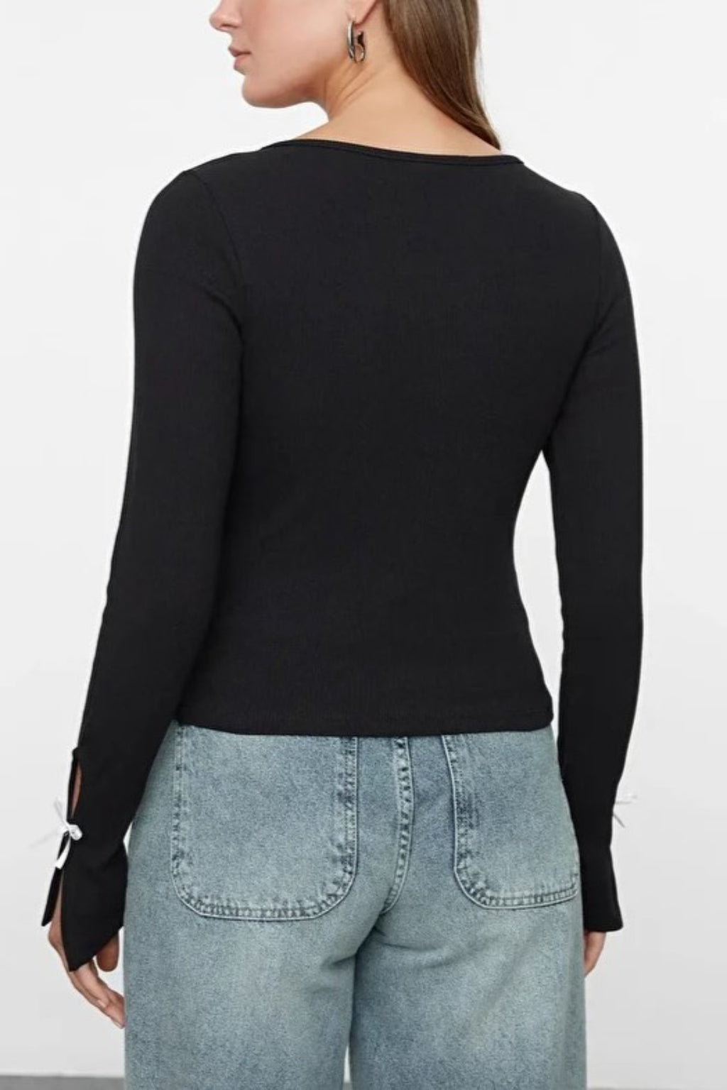 Crew Neck Knit Blouse with Bow and Cut Out Detailed