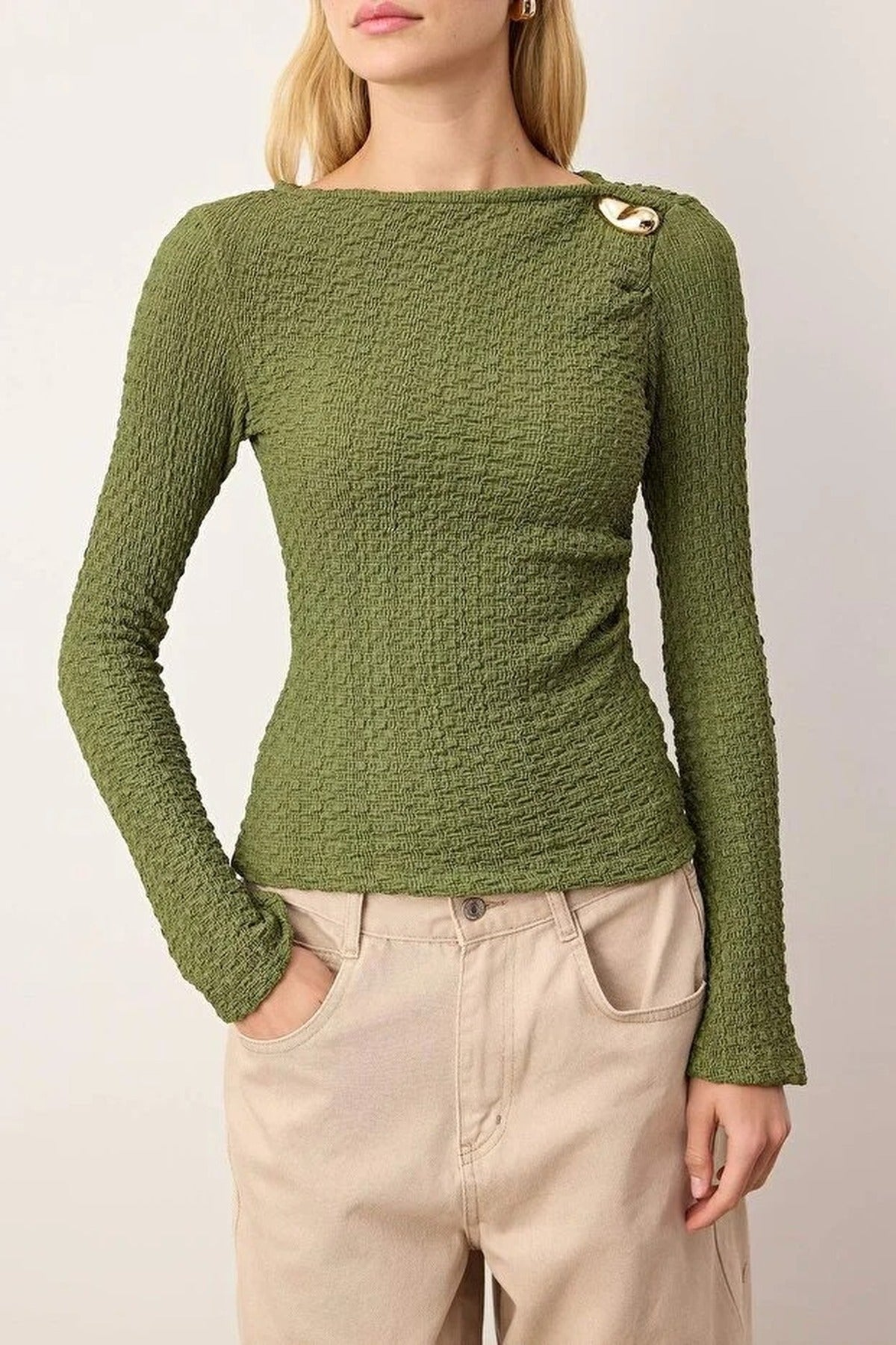 Textured Long Sleeve Knit Blouse with Accessory Detail