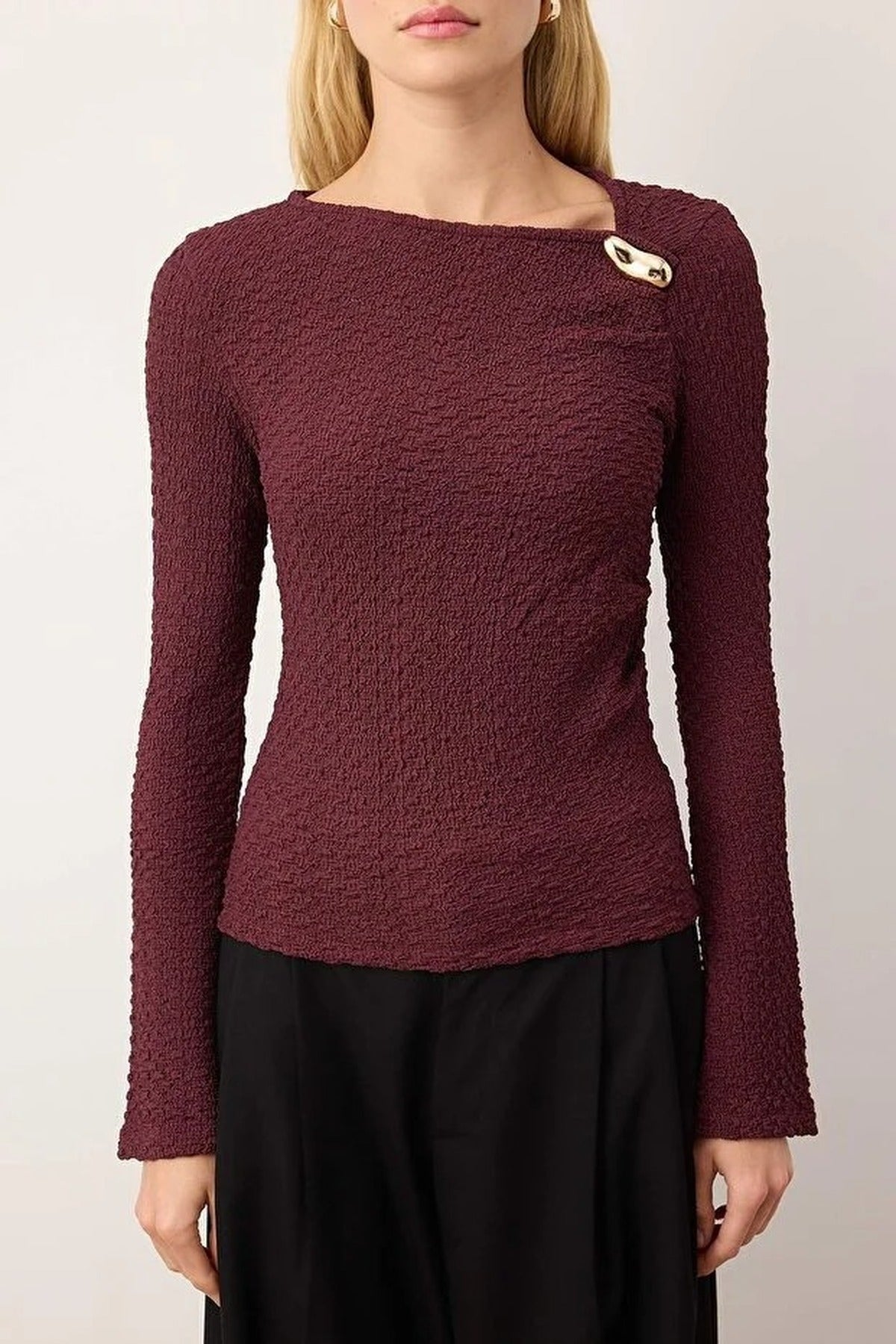 Textured Long Sleeve Knit Blouse with Accessory Detail