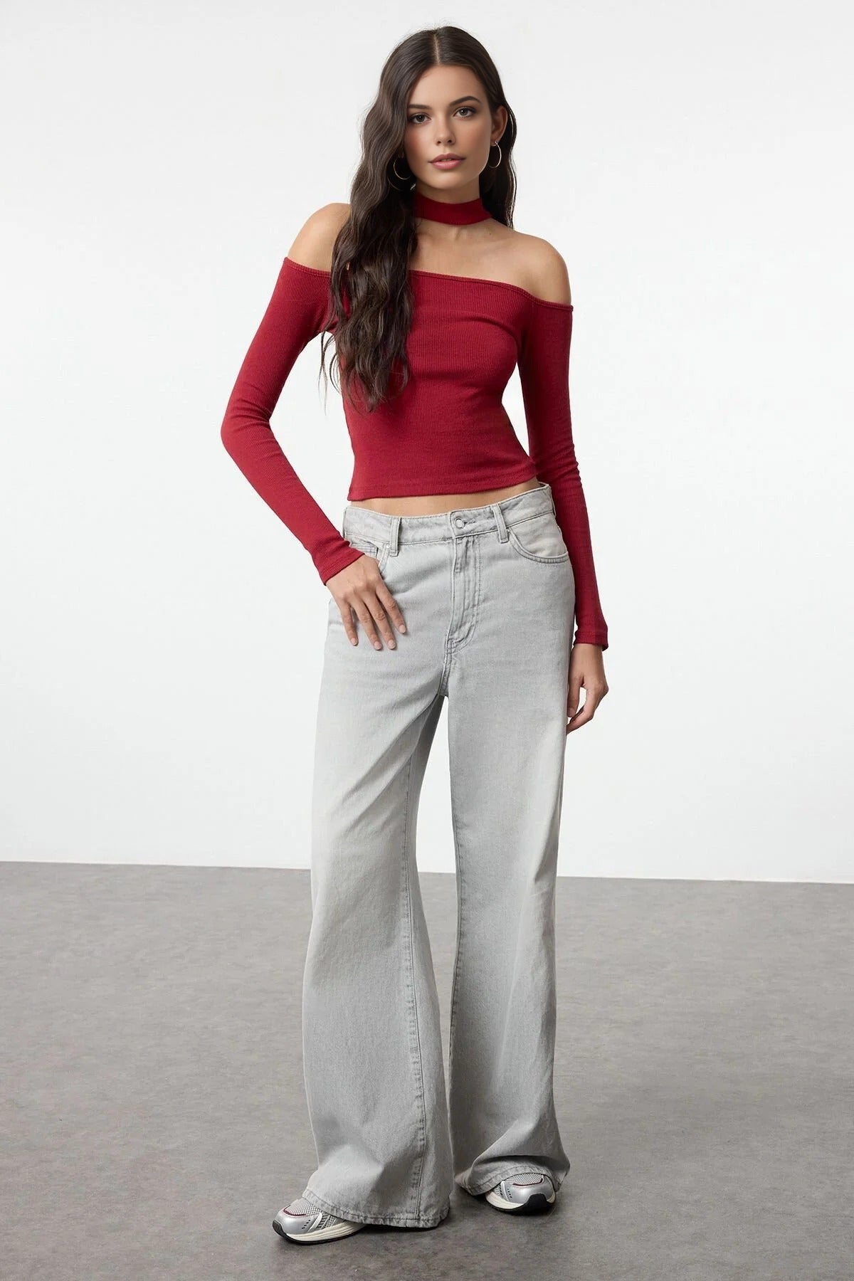 Choker Detailed Fitted Crop Ribbed Knit Blouse