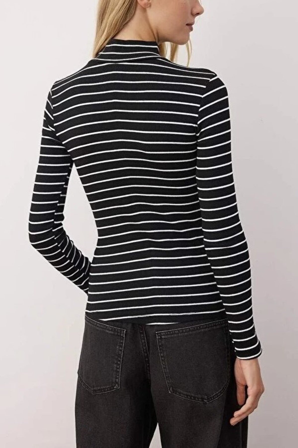 Fitted Stand Collar Long Sleeve Ribbed Knit Blouse