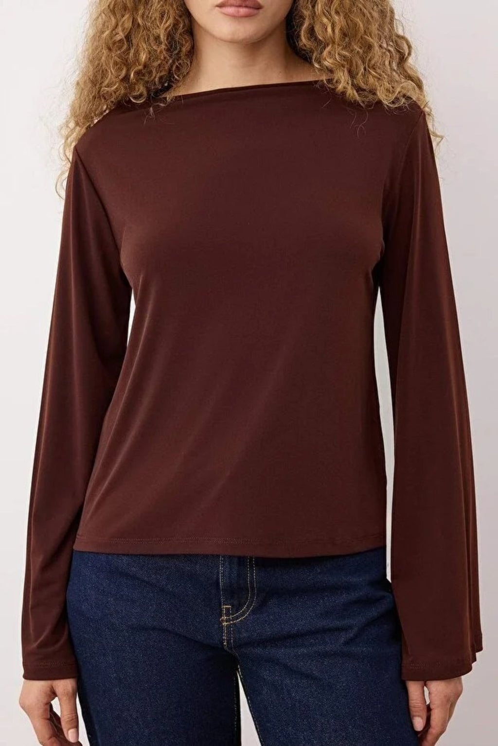 Relaxed Spanish Sleeve Flexible Knit Blouse