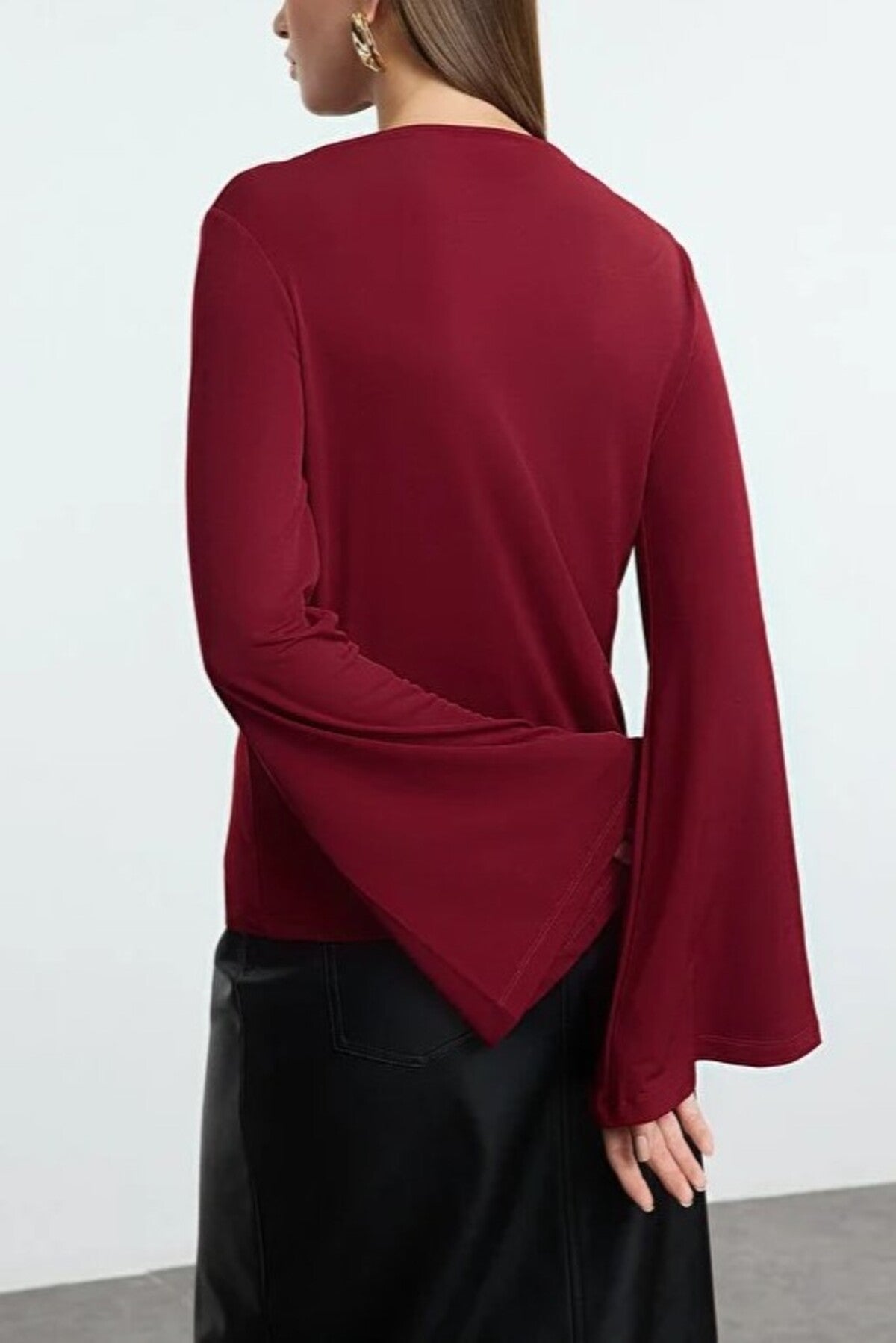 Relaxed Spanish Sleeve Flexible Knit Blouse