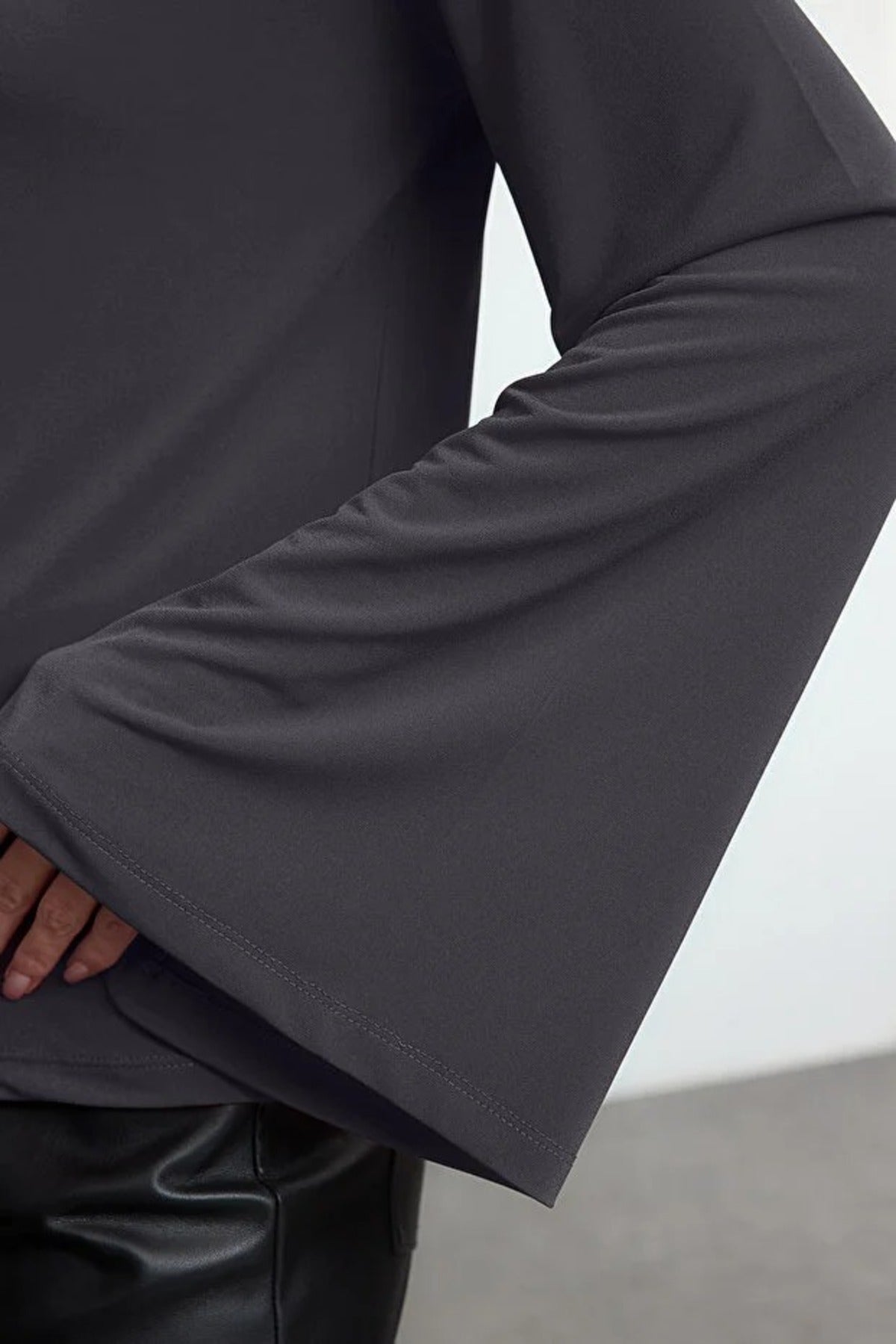 Relaxed Spanish Sleeve Flexible Knit Blouse