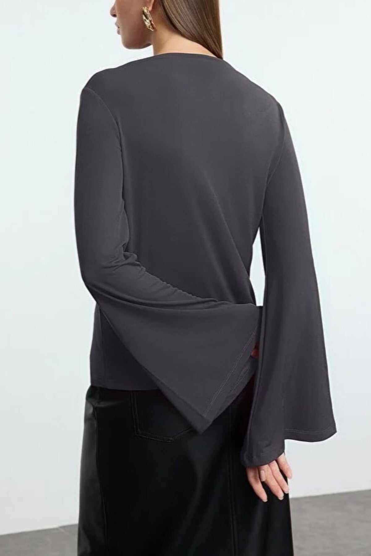 Relaxed Spanish Sleeve Flexible Knit Blouse