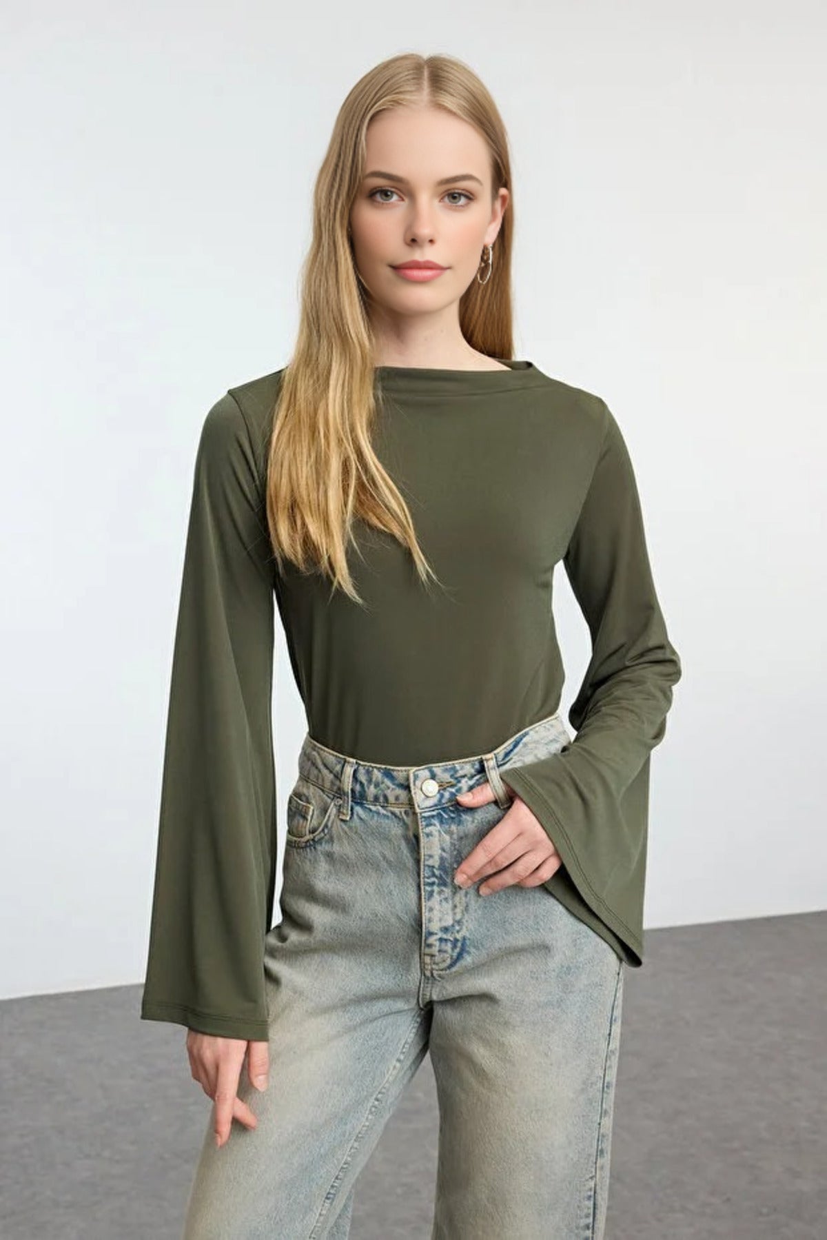 Relaxed Spanish Sleeve Flexible Knit Blouse