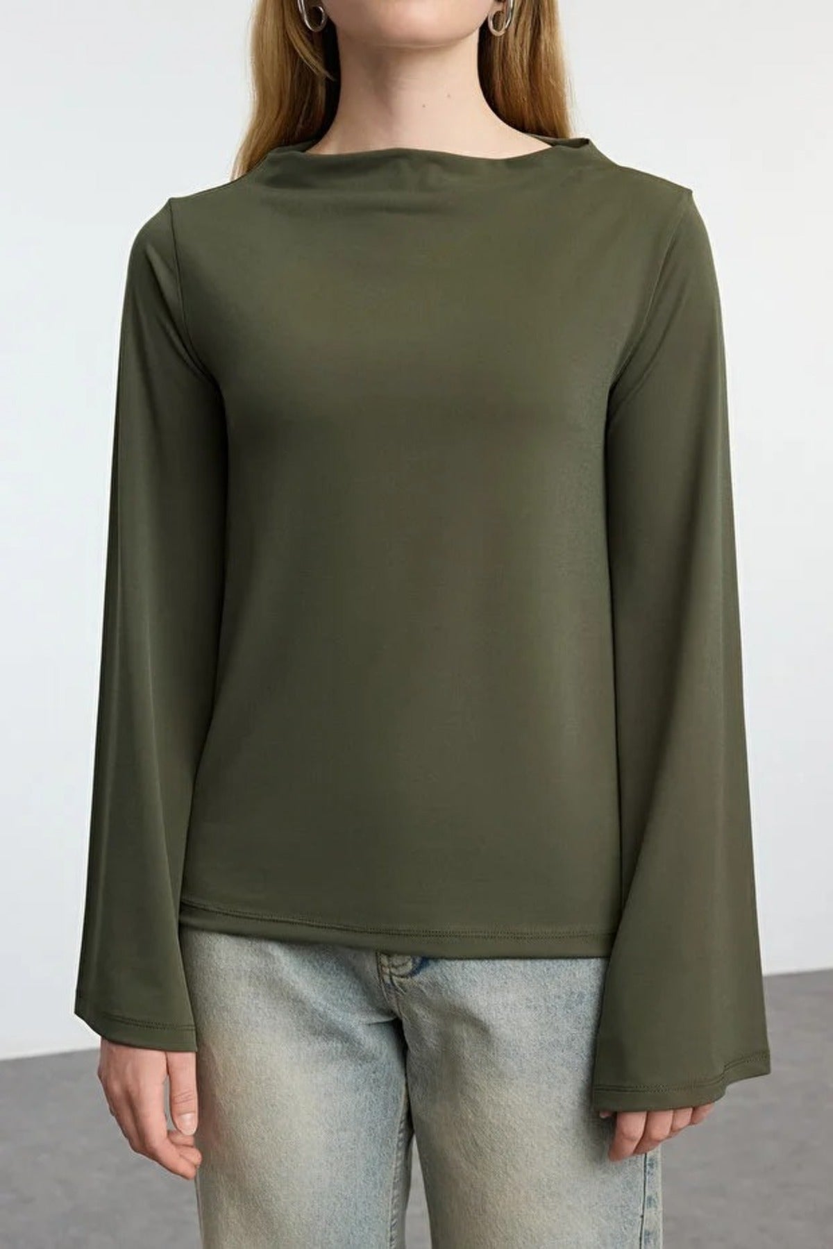 Relaxed Spanish Sleeve Flexible Knit Blouse