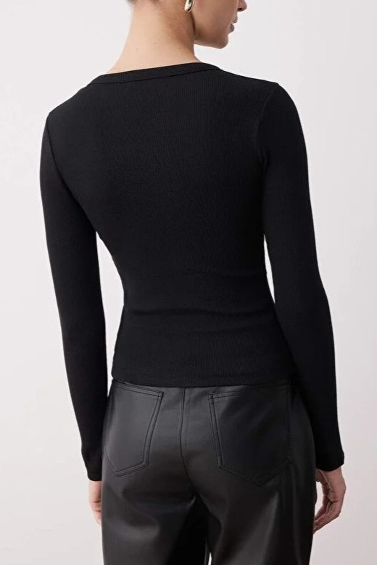 Crew Neck Fitted Knit Blouse with Button Detail