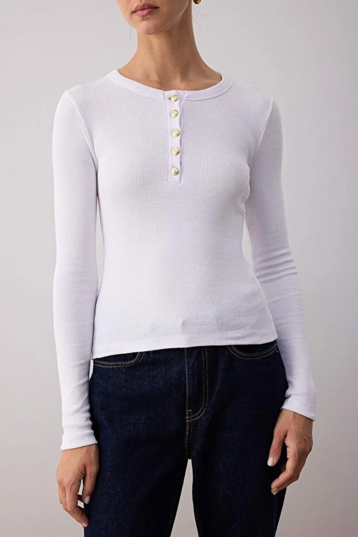 Crew Neck Fitted Knit Blouse with Button Detail