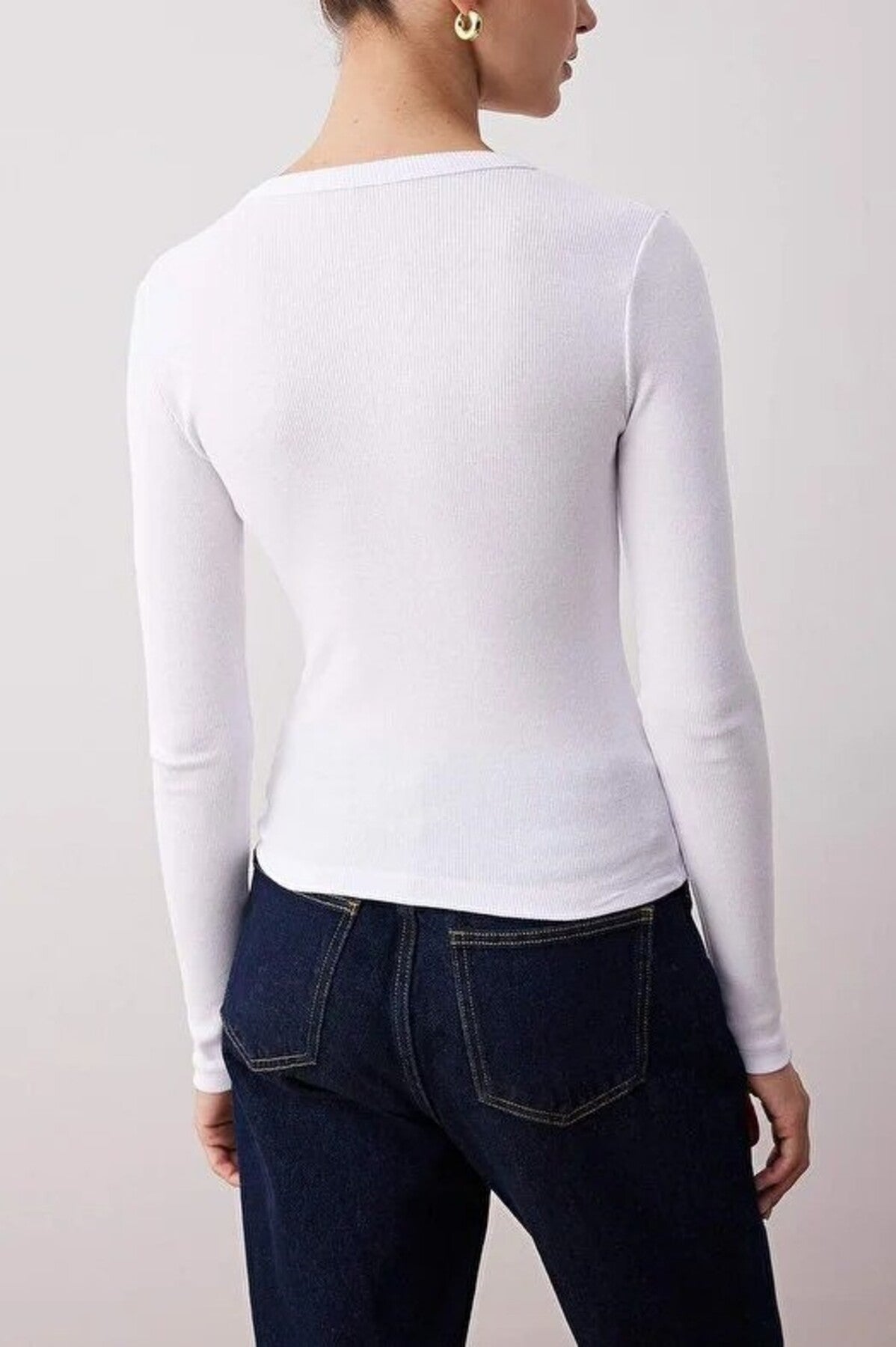 Crew Neck Fitted Knit Blouse with Button Detail