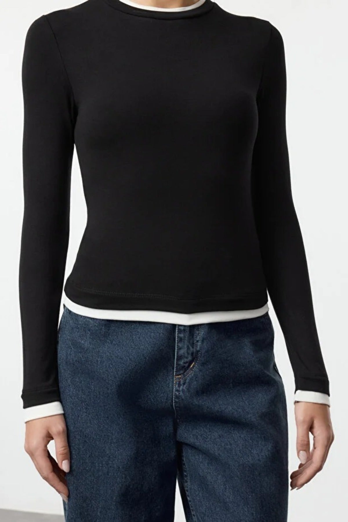 Color Block Fitted Knit Blouse