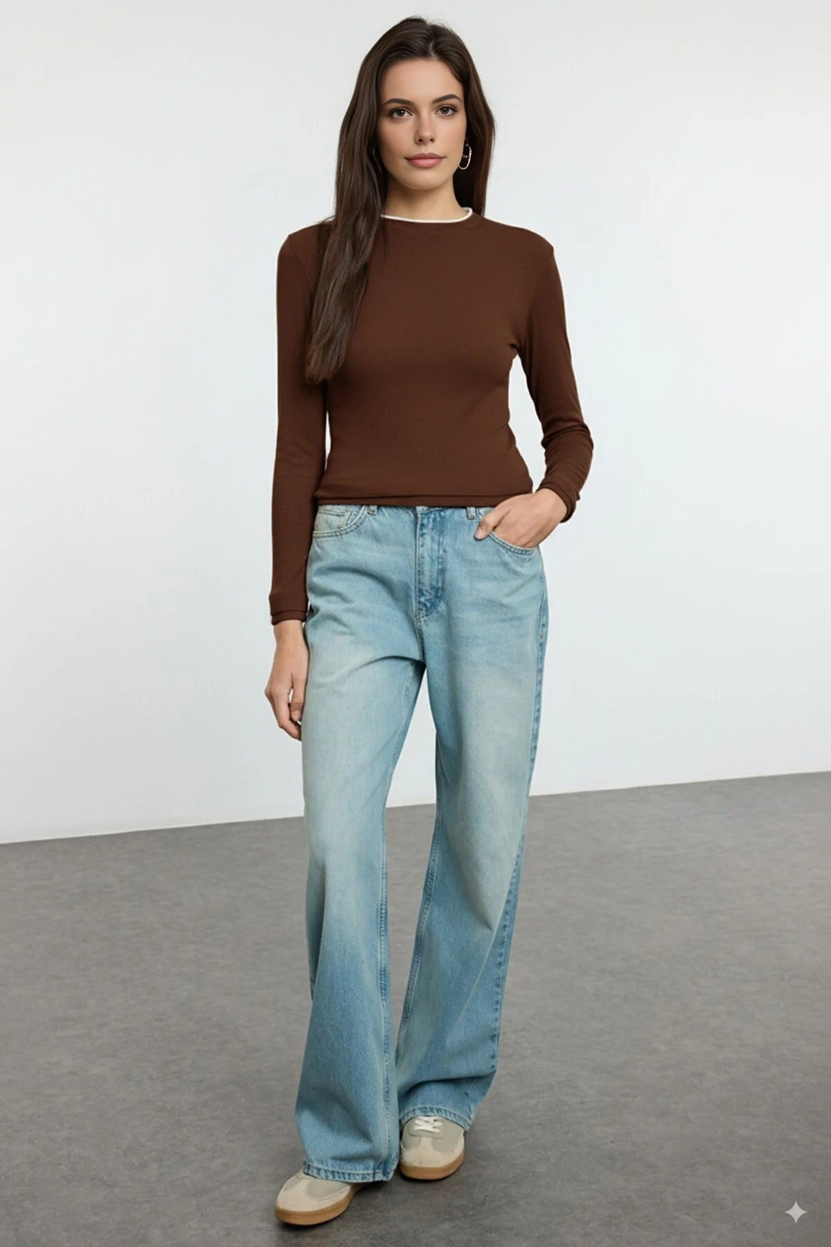 Color Block Fitted Knit Blouse