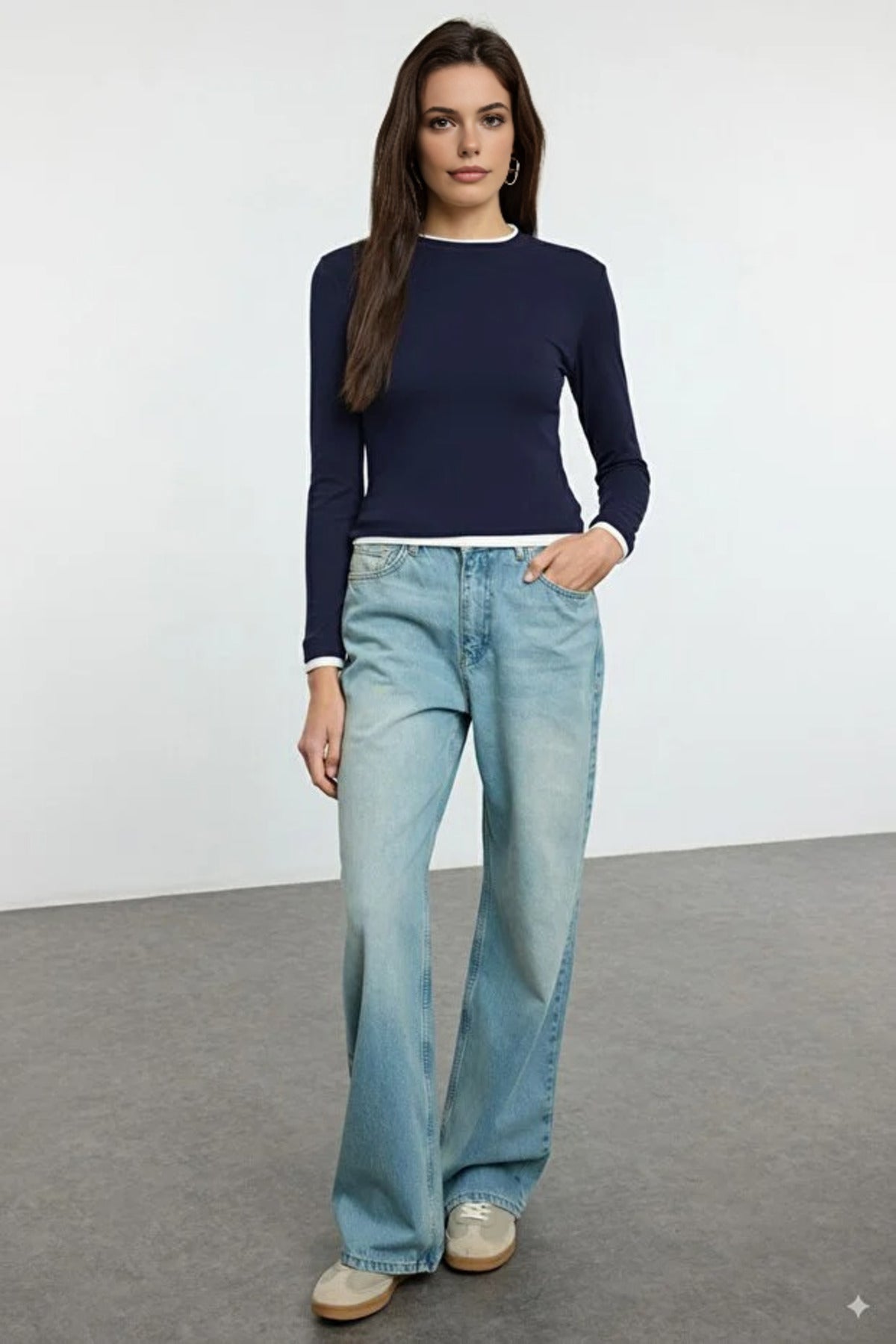 Color Block Fitted Knit Blouse