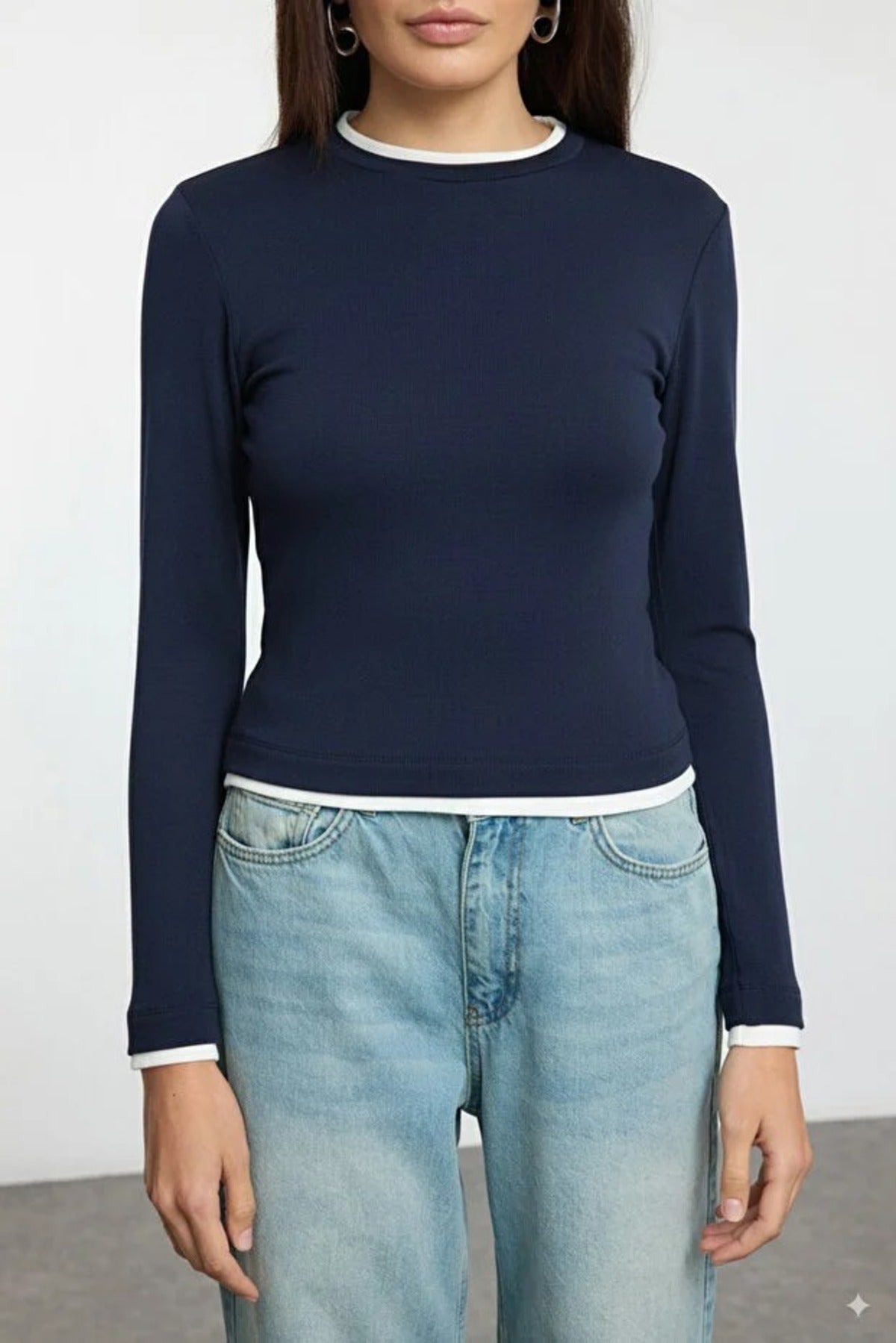 Color Block Fitted Knit Blouse