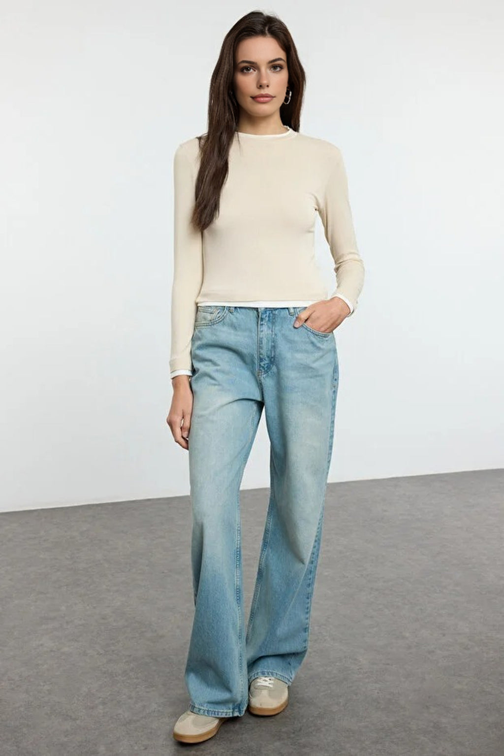 Color Block Fitted Knit Blouse