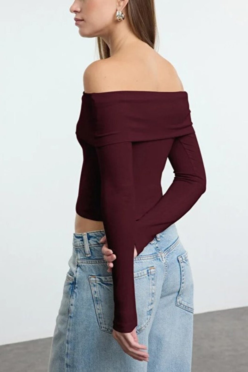 Carmen Collar Crop Knit Blouse