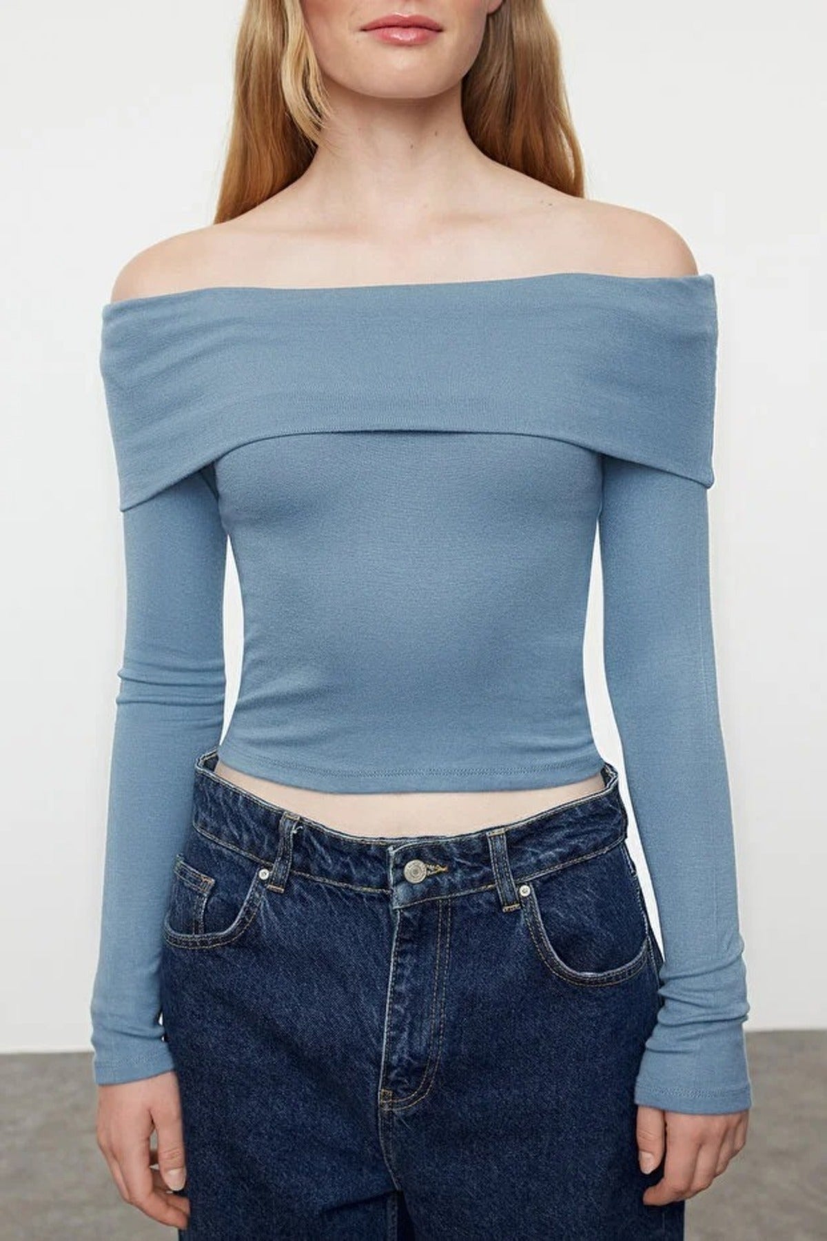 Carmen Collar Crop Knit Blouse