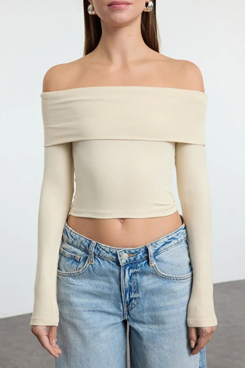 Carmen Collar Crop Knit Blouse