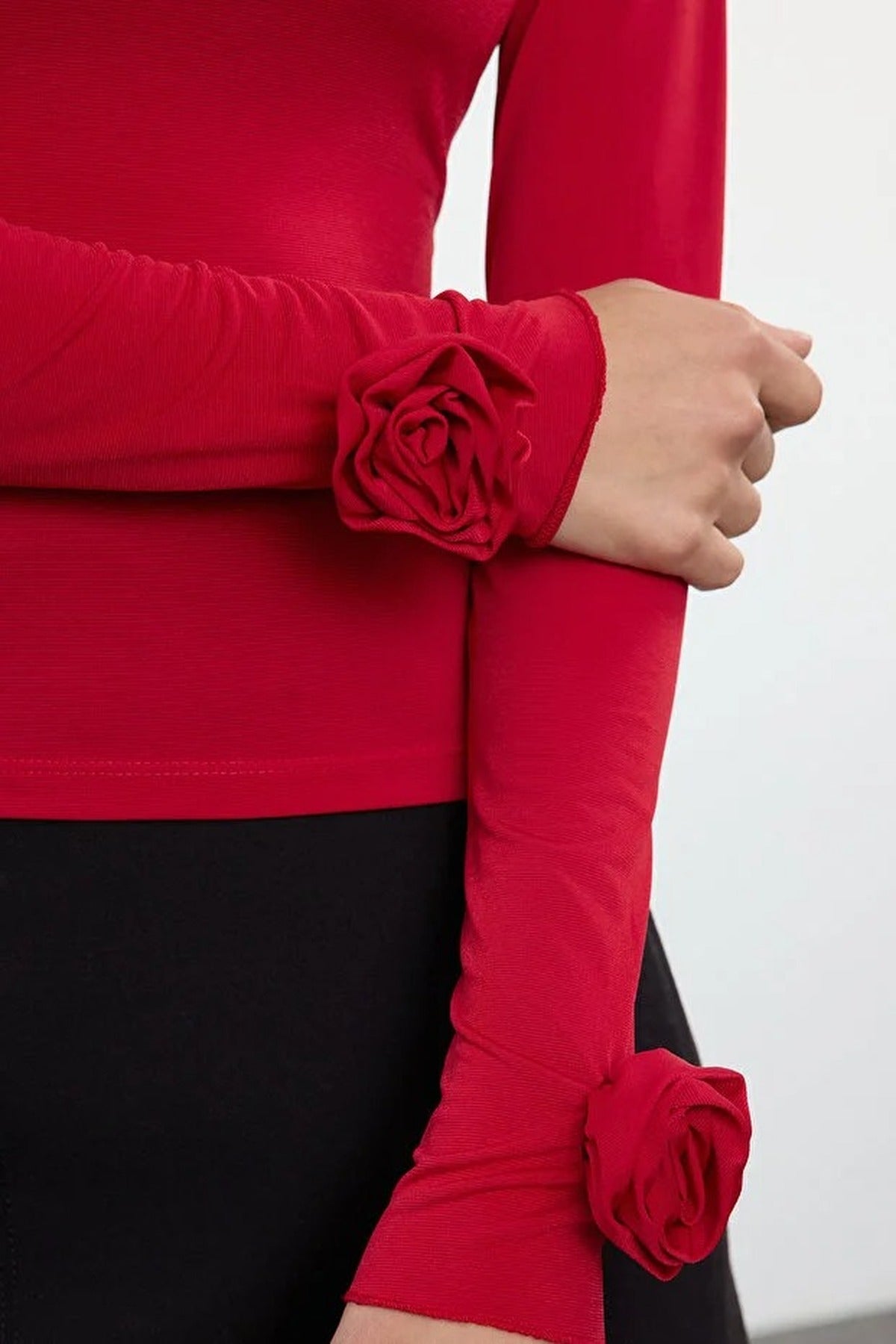 Long Sleeve Flexible Knit Blouse with Rose Detail