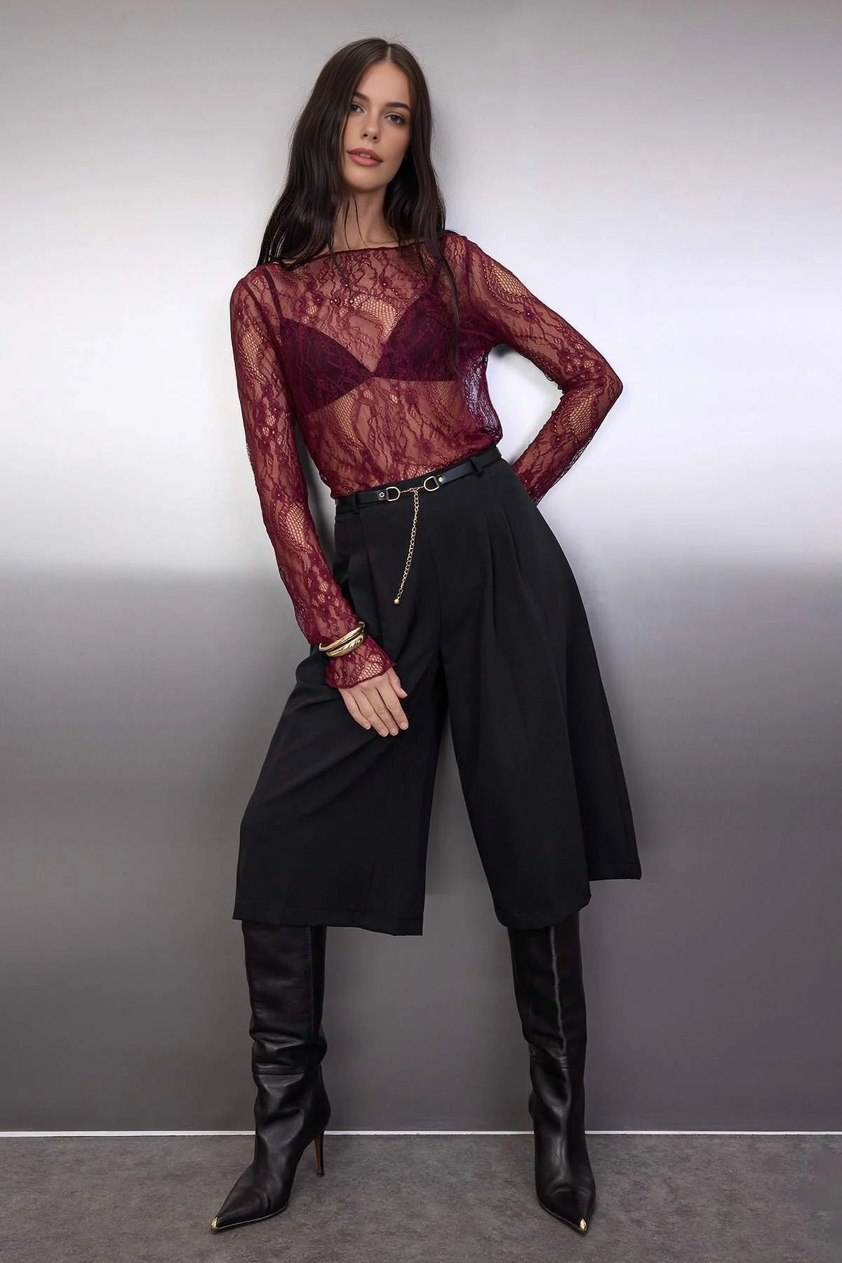 Boat Neck Lace Stretch Knit Blouse