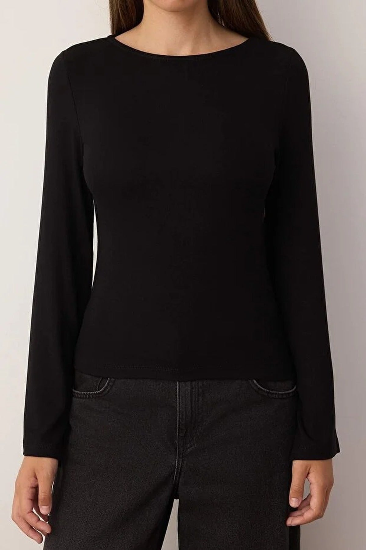 Fitted Boat Neck Soft Long Sleeve Flexible Knit Blouse