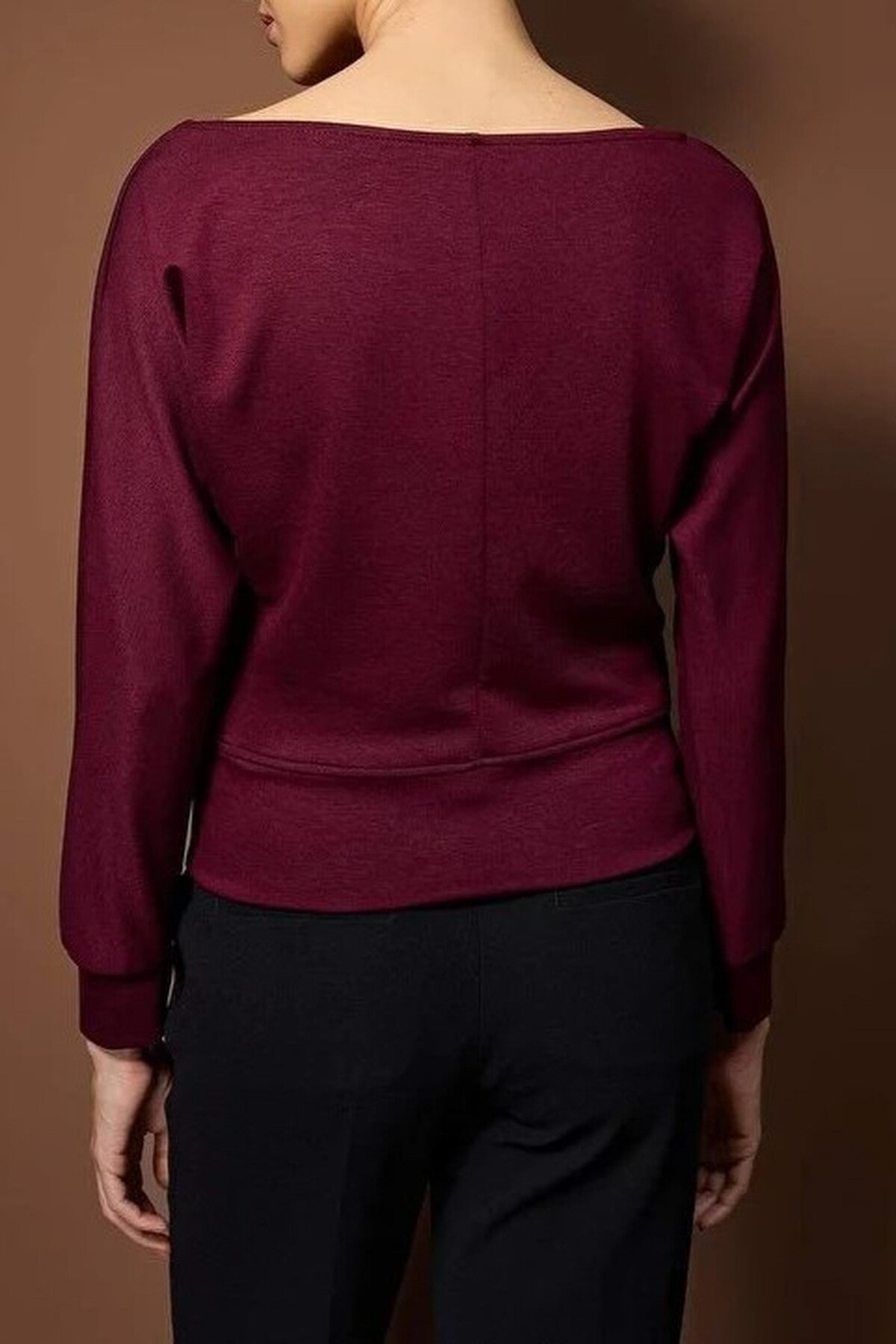 Boat Neck Regular Knit Blouse