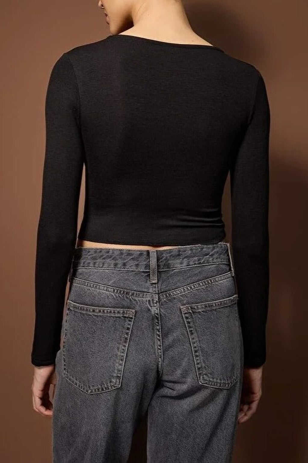 Asymmetrical Fitted Knit Blouse with Accessory Detail