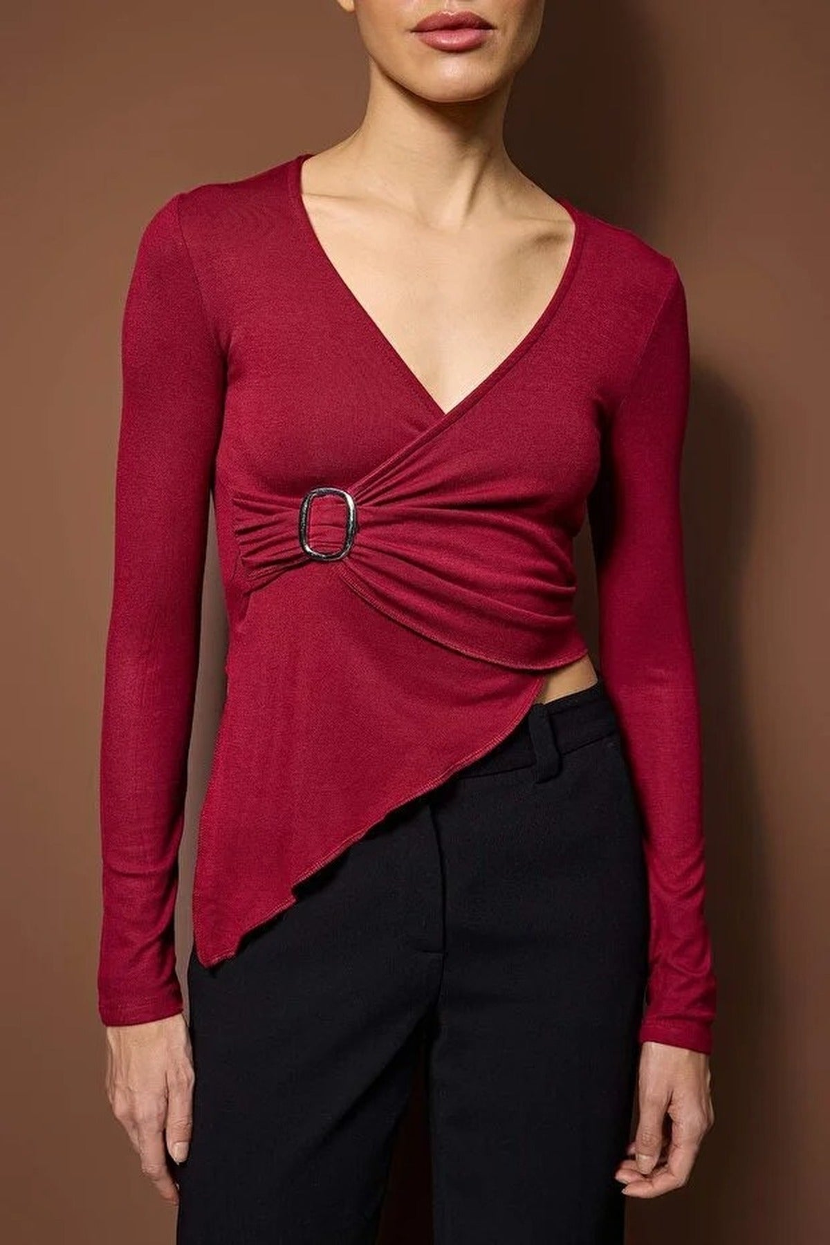 Asymmetrical Fitted Knit Blouse with Accessory Detail