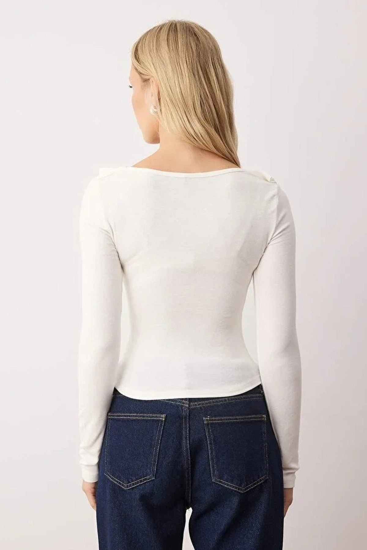 Ruffle Fitted Knit Blouse