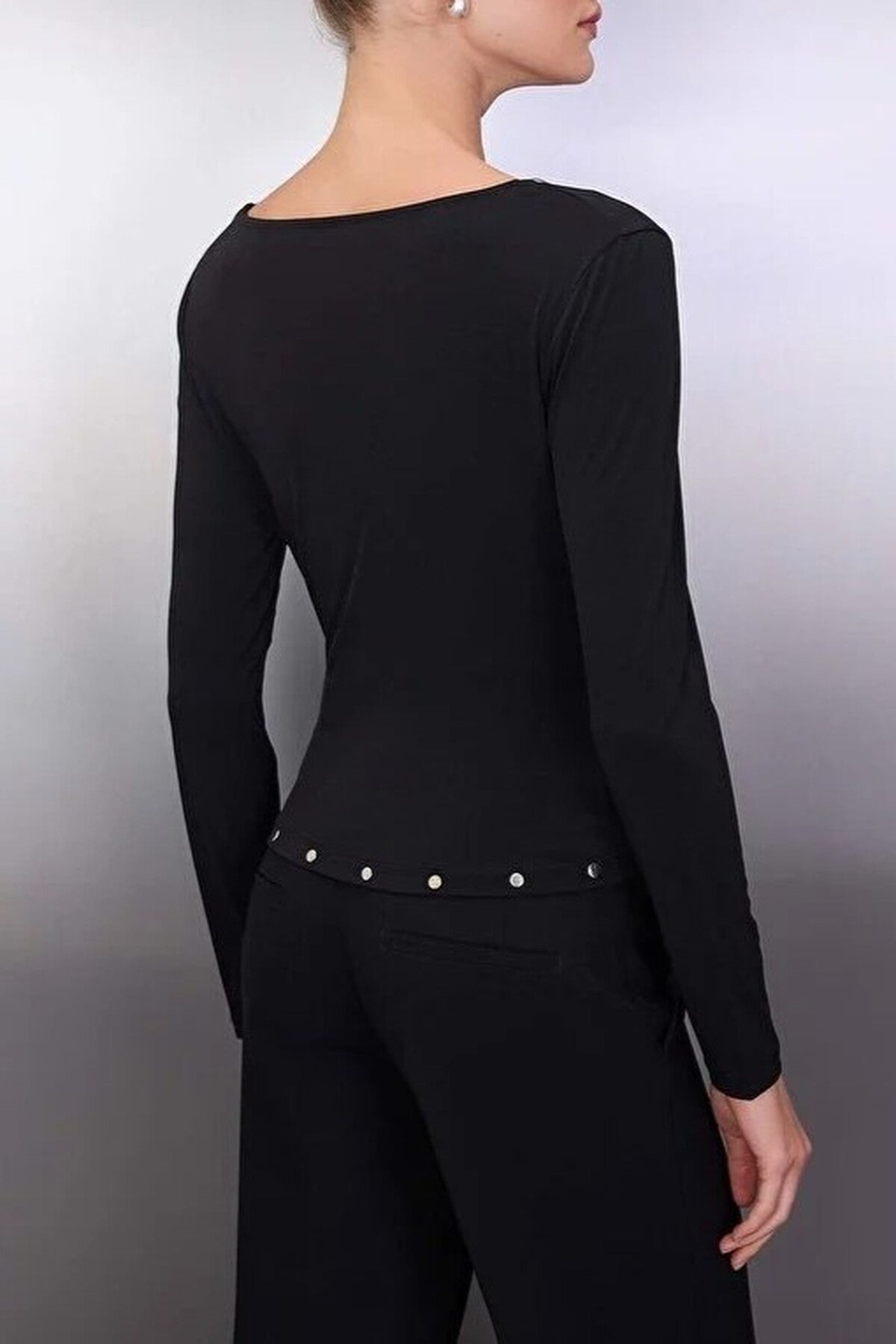 Fitted Long Sleeve Flexible Knit Blouse with Troc Detailed