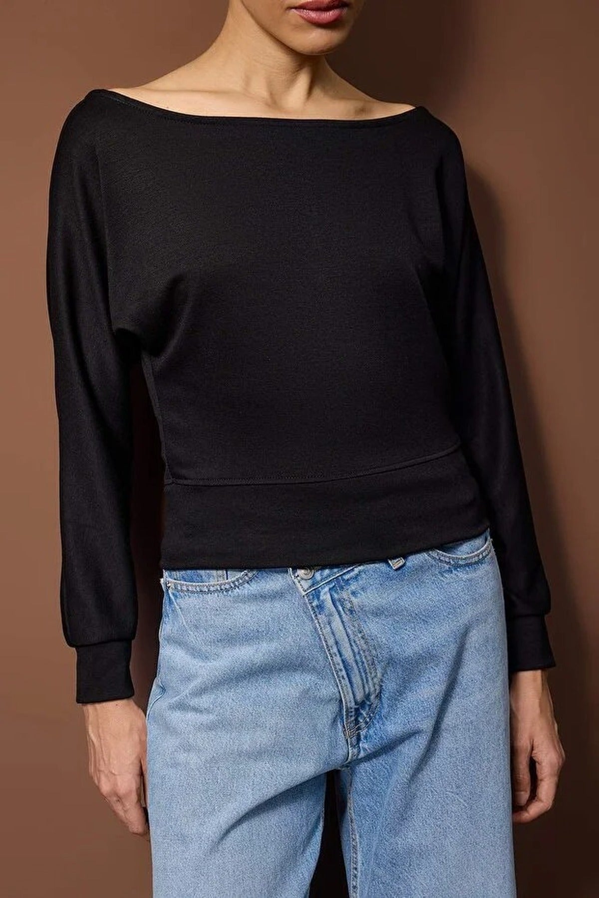 Boat Neck Knit Blouse