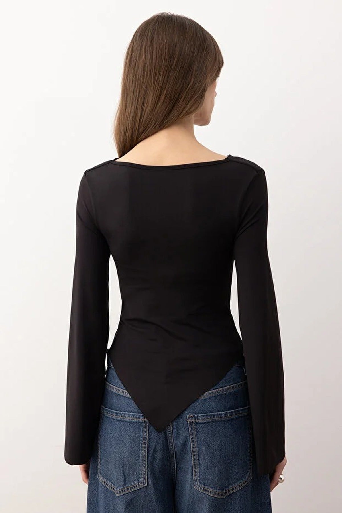 Asymmetric Fitted Knitted Blouse
