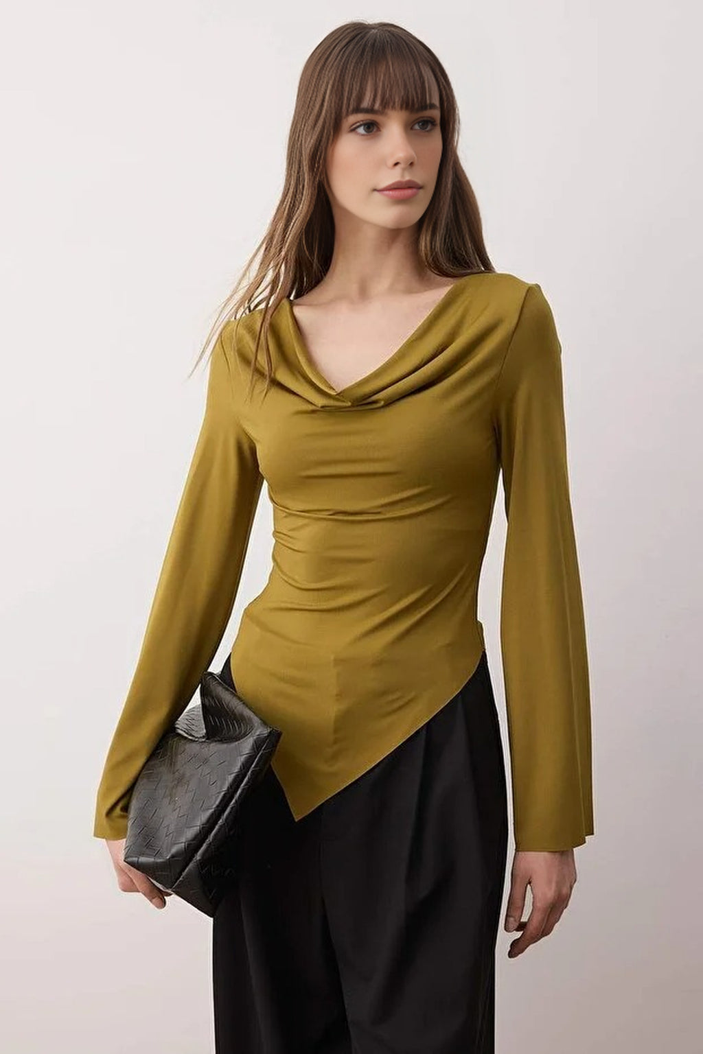 Asymmetric Fitted Knitted Blouse