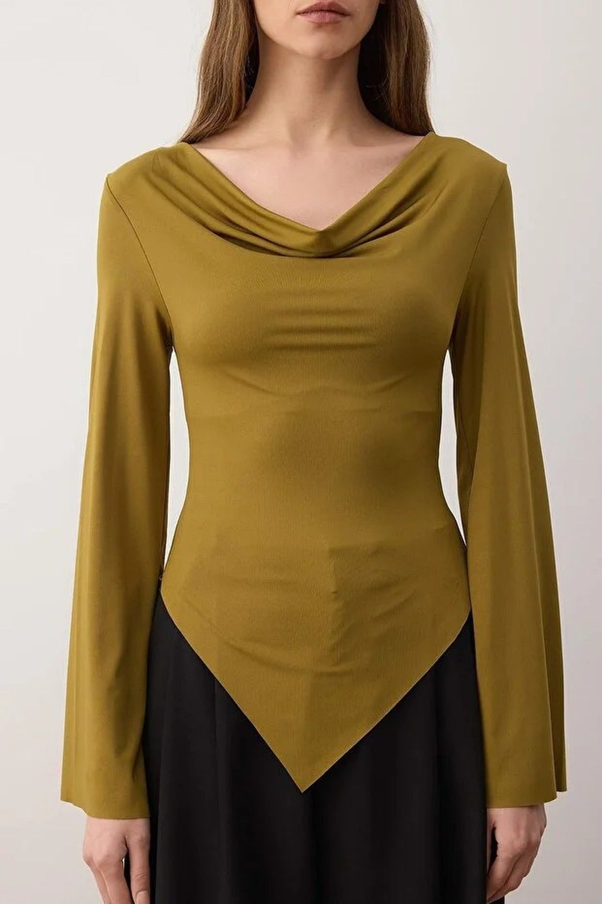 Asymmetric Fitted Knitted Blouse