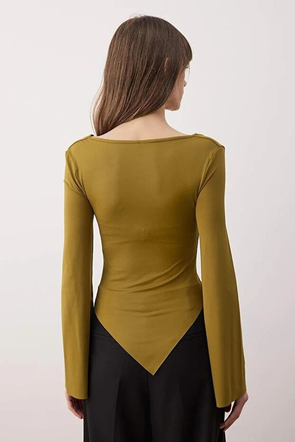 Asymmetric Fitted Knitted Blouse