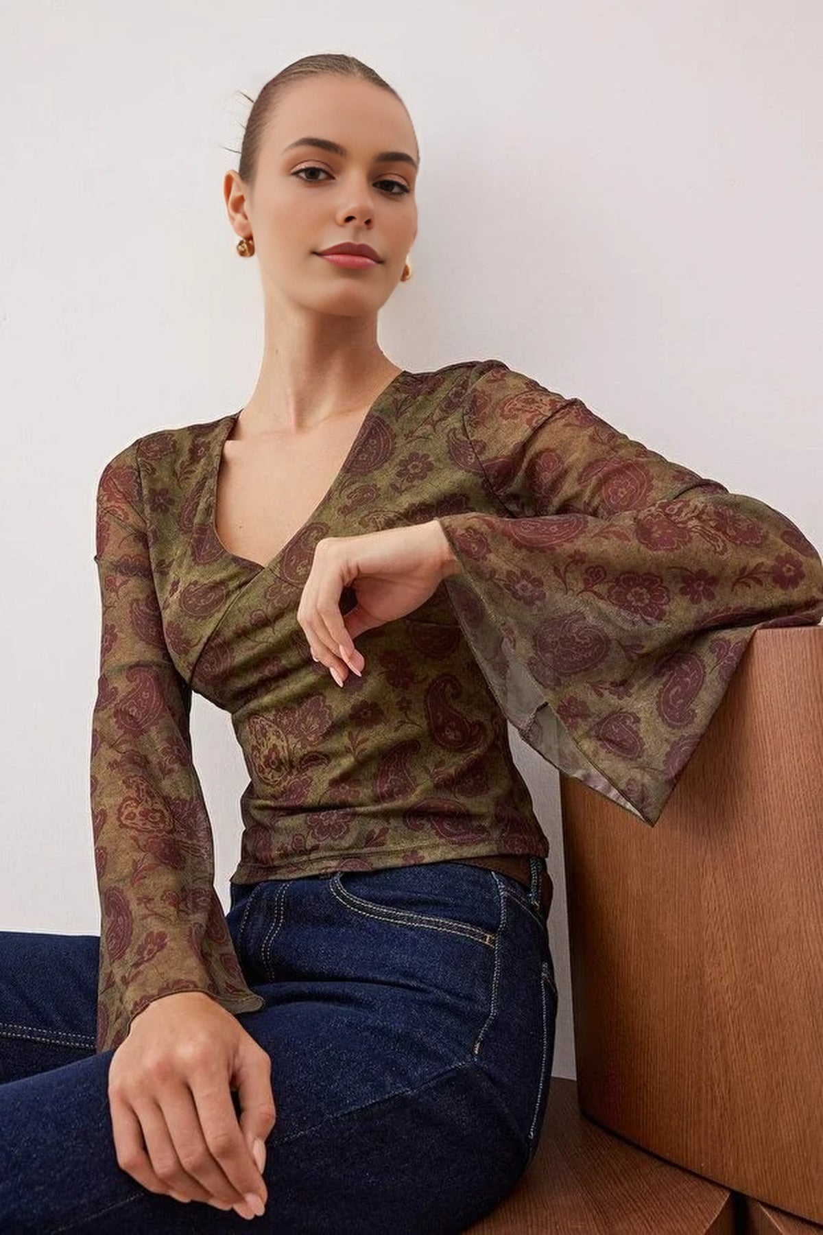 Printed V-neck Spanish Sleeve Tulle Stretch Knit Blouse