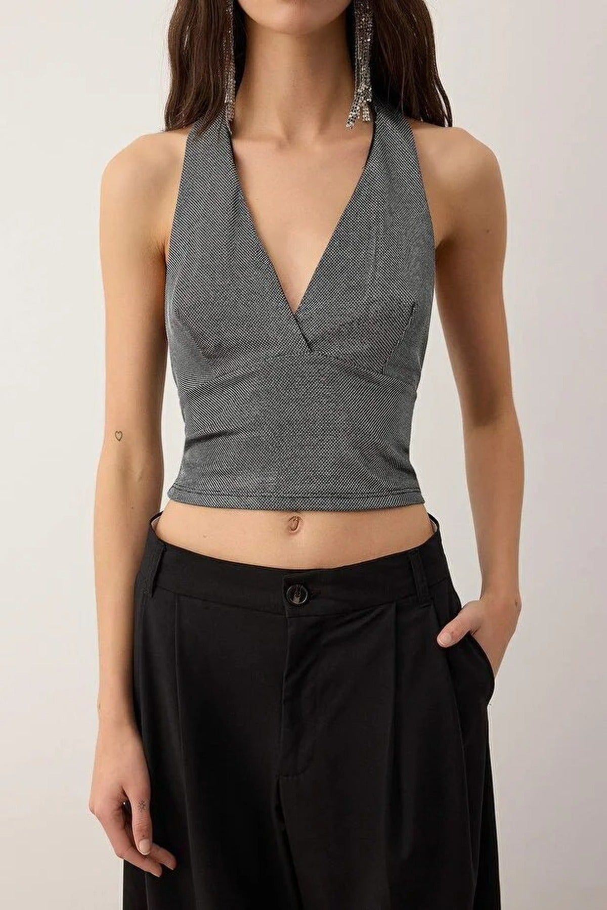 V-Neck Sleeveless Knitted Glittery Party Blouse