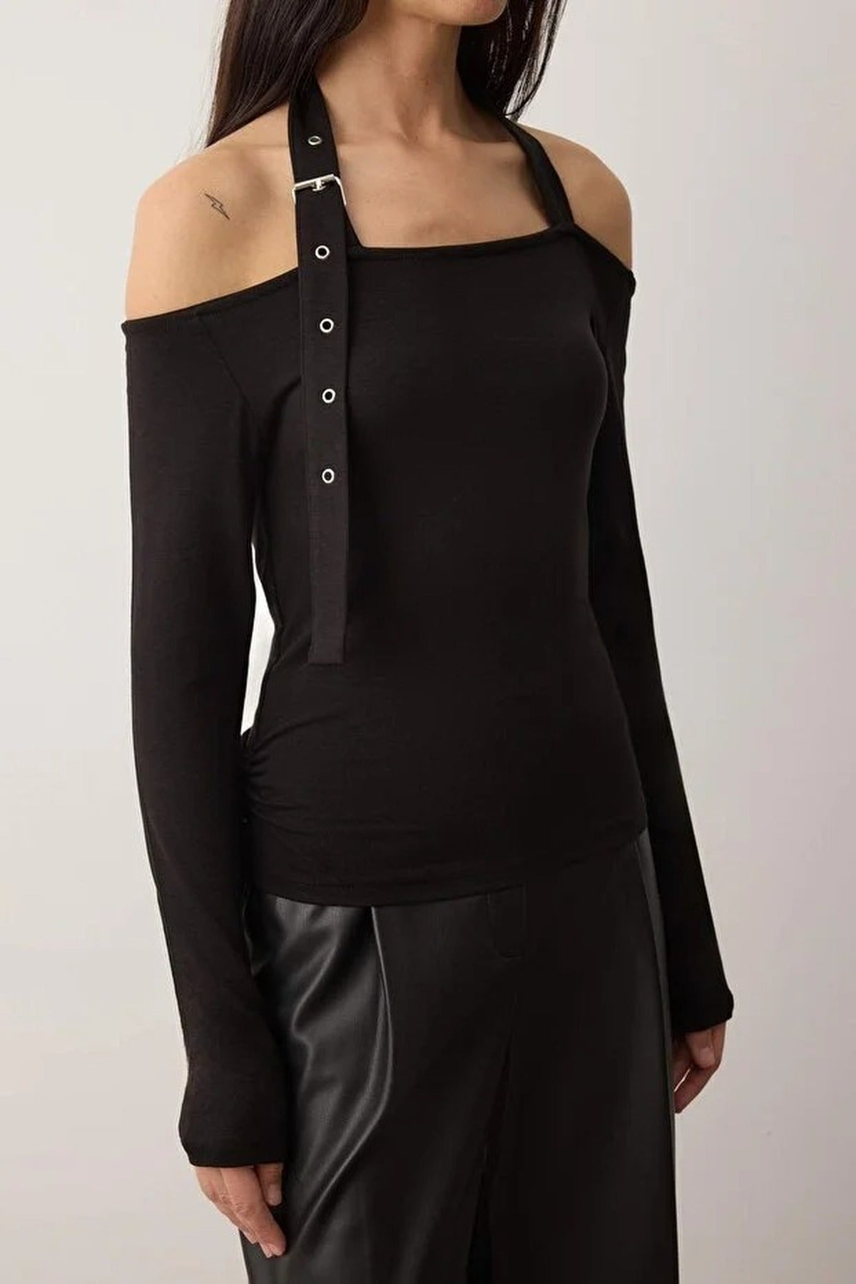 Fitted Knitted Blouse with Accessory Belt Detail