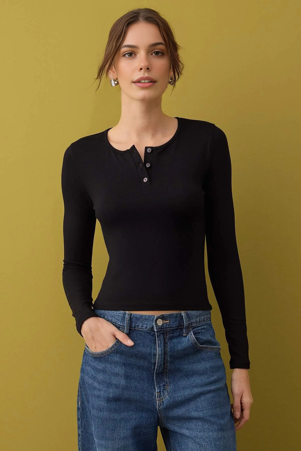 Crew Neck Buttoned Knitted Blouse