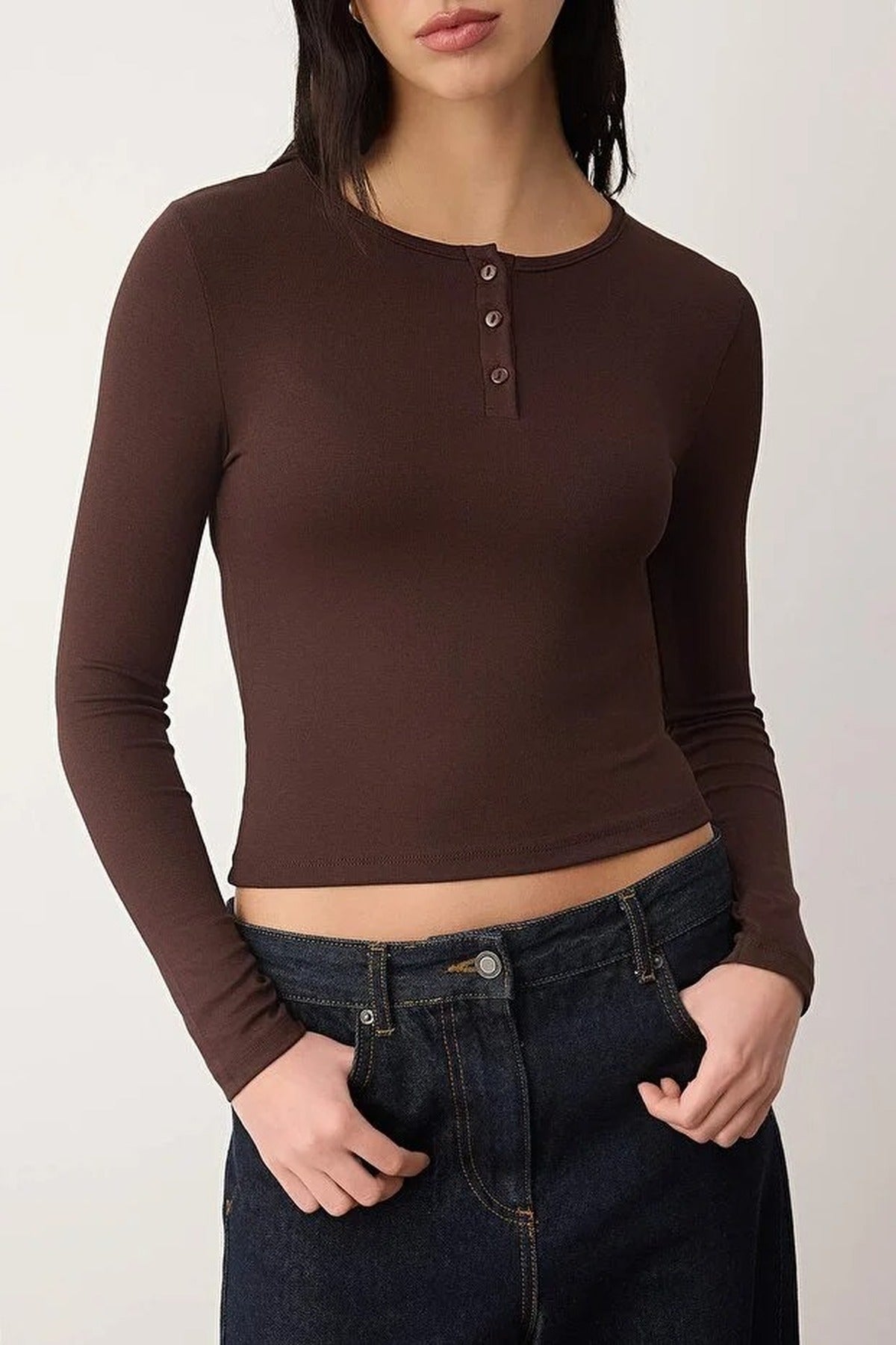 Crew Neck Buttoned Knitted Blouse